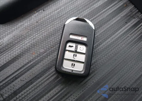 2019 Honda Passport Elite z USA, uszkodzony, nr VIN 5FNYF8H04KB005095